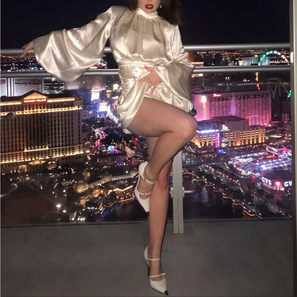 HOUSE OF CB 'Khristen' Ivory Satin Blouson Dress NWOT - Picture 5 of 12